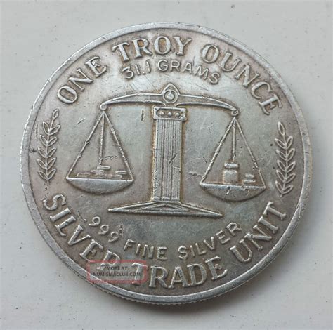 Unit 1 money. One Troy Ounce 999 Fine Silver Silver trade Unit. Liberty монета Pluribus Unum. 1 Oz Silver Silver trade Unit. E Pluribus Unum монета 1881.