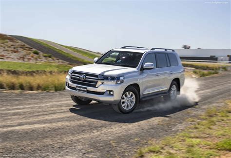 The toyota land cruiser has been discontinued. 2020 Toyota Land Cruiser Sahara Horizon - HD Pictures ...