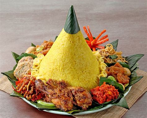 Yuk simak cara membuat hiasan tumpeng berikut ini agar nasi tumpeng anda tampak semakin cantik dan juga istimewa untuk disajikan. 20+ Koleski Terbaru Hiasan Tumpeng Sederhana Tapi Bagus ...