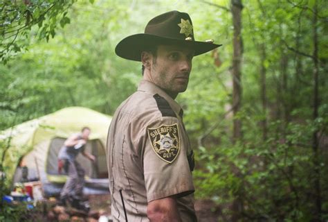Sheriff deputy rick grimes gets shot and falls into a coma. Watch The Walking Dead Season 2 Episode Online Free: The ...