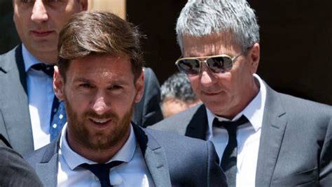 * jorge messi acaba de llegar al aeropuerto de bcn. Lionel Messi's Father Involved in Car Carsh; 24-year-old ...