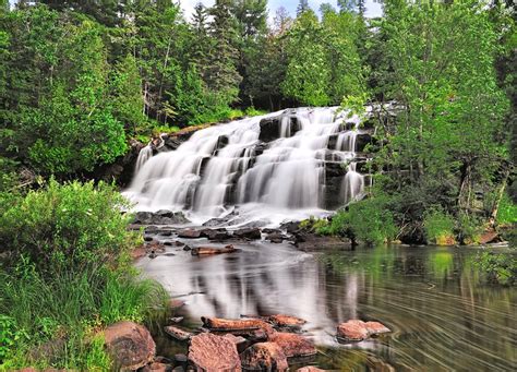 15 Top-Rated Waterfalls in Michigan | PlanetWare
