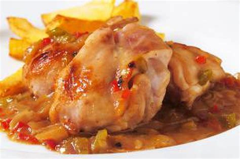 Seguir los pasos de esta receta es muy sencillo, solamente tendrás que fijarte muy bien y dedicarle atención a. CONEJO GUISADO. - Pedroches Gastronomía