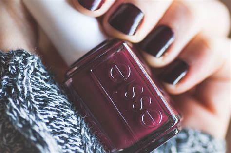 Wallpaper Fall Comfy Red Cozy Polish Nails Autumn Hand Finger By Seasonal Cosmetics