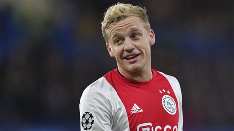 A few minutes later he did something similarly outrageous to the right side of the spurs defence, gouging out a pocket of space by basically running. Van de Beek nog niet klaar bij Ajax: 'Ga pas weg als alles ...