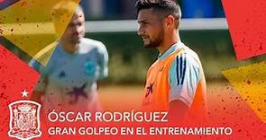 Óscar Rodríguez demuestra su maravilloso golpeo en el entrenamiento de la Selección española