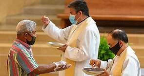 Should Pastors Wear Masks During Communion?