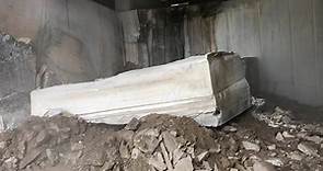 CAVE DI CANDOGLIA - Ribaltamento parete di marmo
