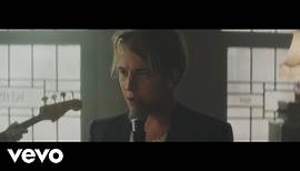 Tom Odell - Go Tell Her Now (Official Video)