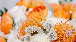 🧡 #flowerbouquet #bouquet #boquetofflowers #weddingflowers #bridalbouquet #bouquetflowers #beautifulboquet #hobby #florist #flowers | mawi_eventsdecor