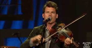 Old Crow Medicine Show performs "Wagon Wheel" at the 2013 Americana Music Festival