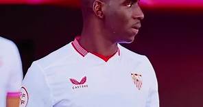 Ibrahima Sow, qui un attaquant né en 2007, est convoqué avec le FC Seville. Son équipe reçoit Villarreal ce dimanche (17:45 GMT). 📸 Ibrahima Sow et FC Seville | Moussa Sarr