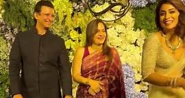 Voompla on Instagram: "Shriya says 👋 to Sharman Joshi and wifey Prerana Chopra. Scenes from a wedding reception bash . #voompla #bollywood #sharmanjoshi #shriyasaran"