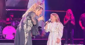 Kelly Clarkson’s Kids River and Remy Join Her Onstage: ‘Nothing Will Ever Be as Cool and Amazing’