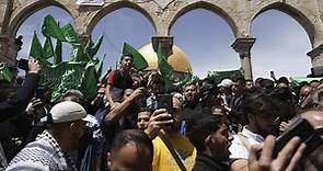 Gerusalemme, terzo venerdì di Ramadan: scontri tra palestinesi e polizia israeliana
