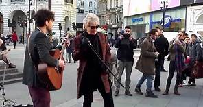 Rod Stewart - Impromptu street performance "Handbags And Gladrags" At London's Piccadilly Circus
