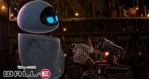 WALL•E le enseña a Eve su casa | WALL•E | Disney Junior Oficial