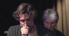 Webnotte, Marco Cocci è "Alive": l'attore canta i Pearl Jam
