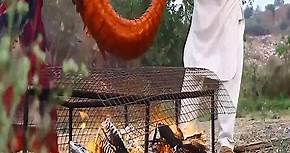 真實紀錄片！一條40斤的印度恆河霸主，直接料理后烤來吃，香味直接讓全村小孩流口水！