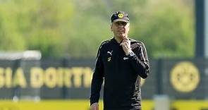 Este es Lucien Favre, entrenador actual del Borussia Dortmund
