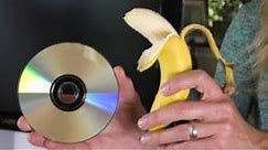 Remove Scratches of a DVD or CD Using A Banana. 100 % Works