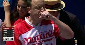 Joey Chestnut downs 63 hot dogs to win 2022 Nathan's Famous Hot Dog Eating Contest 🌭 🤯