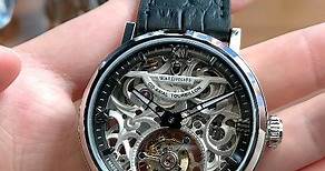 【Manufaktur Waldhoff - Metropolis 陀飛輪手錶】 陀飛輪手錶一向是珍貴的奢侈品，許多歐洲品牌的陀飛輪機芯售價都不菲。然而，德國品牌 Manufaktur Waldhoff 的陀飛輪手錶卻以親民價格享受高質素的設計。Metropolis 是 Waldhoff 早前推出的經濟版陀飛輪手錶，採用高度精細的CNC機切割雕花鏤空甲板，配上粗大的時分指針，更容易睇時間。錶殼方面換上不鏽鋼錶殼，直徑41mm，厚度11.5mm，更加容易配戴。 Metropolis 的陀飛輪機芯動力儲備長達72小時，比起一般陀飛輪機芯長達80%！四色皮帶價格為【HKD $9380】，鋼帶版本則為【HKD $9820】，比起其他陀飛輪手錶，Metropolis 的價格親民又實惠。如果你正在尋找一款具獨特設計的陀飛輪手錶，那麼 Metropolis 絕對是你的不二之選！現在就前往我們的店鋪，讓 Metropolis 陀飛輪手錶陪你度過每分每秒的精彩時刻！ #waldhoffwatches #thewatchdrobe_waldhoff | The Watchdrobe