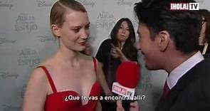 Entrevista con Mia Wasikowska, protagonista de 'Alicia a Través del Espejo' | ¡HOLA! Cinema