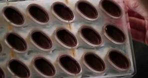 How to mould chocolates