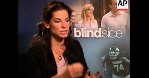 Sandra Bullock says she's divorcing her husband and is ado ting a baby