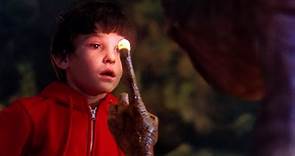 'E.T.' child star Henry Thomas reveals why he left Hollywood for an Oregon farm