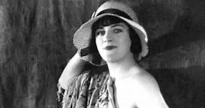Gracie Fields - Singing In The Bathtub 1929