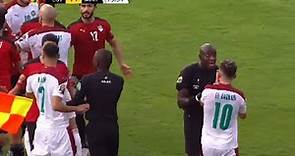Agresión del árbitro a Munir en el Egipto vs Marruecos de la Copa de África