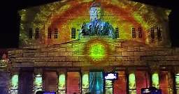 #ElDatoDeHoy: El arte multimedia llena de luz la fachada de famosos teatros en Moscú