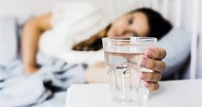 健康網》睡前「這時間」喝水恐夜尿 醫：了解5原因讓你一覺到天亮 - 自由健康網