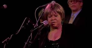 Mavis Staples - "We Shall Not Be Moved" (Live in Chicago)