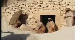 La Resurrección de Lázaro: Jesús de Nazareth / fragmento película / Jesús resucita a Lazaro