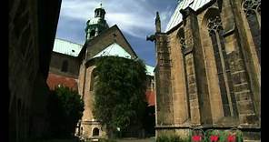St Mary's Cathedral and St Michael's Church at Hildesheim (UNESCO/NHK)