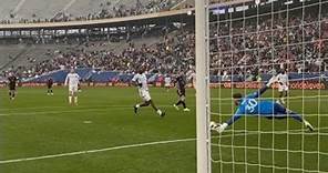 Maarten Paes’ INCREDIBLE save against Messi 🤯