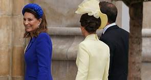 Mama i siostra księżnej Kate zachwyciły na koronacji. Carole Middleton wbiła szpilę Camilli?
