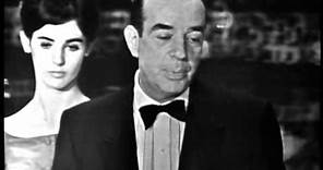 Vincente Minnelli winning the Oscar® for Directing‬‬‬‬