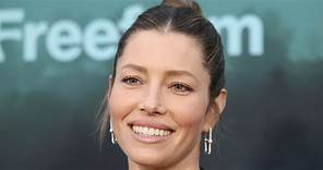 Jessica Biel Has 'Abs Of Steel' Doing This Intense Pilates Workout On IG