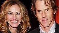 21 Years Of Marriage Julia Roberts and Daniel Moder