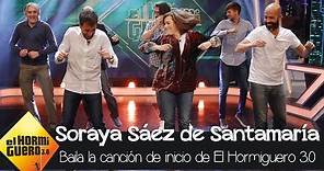Soraya Sáez de Santamaría baila la canción de inicio de El Hormiguero 3.0