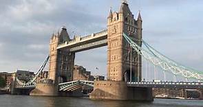 倫敦塔橋打開了