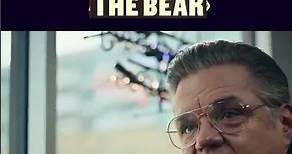 Paralelismo de personajes del actor Oliver Platt | The Bear (el oso). |
