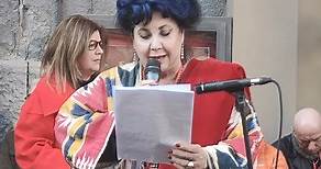 Il discorso di Marisa Laurito questa mattina a Napoli, davanti al Teatro Trianon Viviani per sostenere le donne e i giovani iraniani 🕊🕊🕊 Riprese: 📹 @officina_civile Servizio Civile di Uniti APS Napoli e Campania #marisalaurito #flashmobdonnavitalibertà #roma #napoli #rassegnastampa #trianonviviani #teatro #iran #donnavitalibertà #womanlifefreedom #mahsaamini #mahsa_amin #freeiran #iranprotests #iranrevolution #iranprotests2023 | MARISA LAURITO - Pagina Ufficiale f b