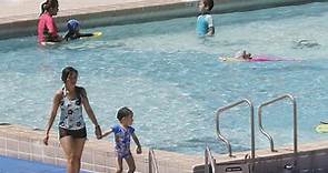 摩士公園泳池重開可容納283人　早上僅20人捧場