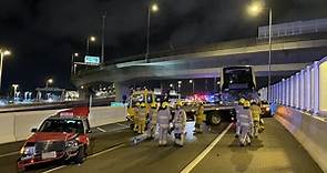 【交通意外】青沙公路的士自炒　兩工程車到場協助捱撞共8人傷  - 香港經濟日報 - TOPick - 新聞 - 社會