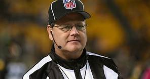 Jerry Bergman Makes Controversial Non-Call During NFL Playoff Game